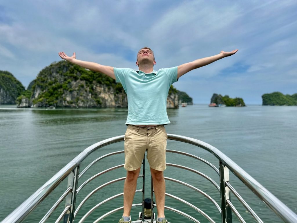 Travelling in Southeast Asia with Wout: Meet the Dragon!